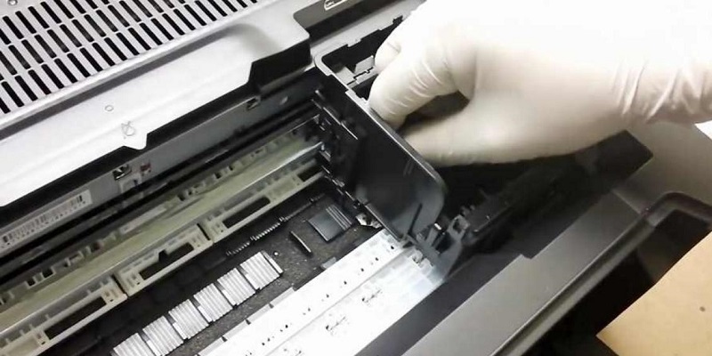 در شرایط که تونر کثیف شده و به درستی روی کاغذ قرار نمیگیرد چه باید کرد؟